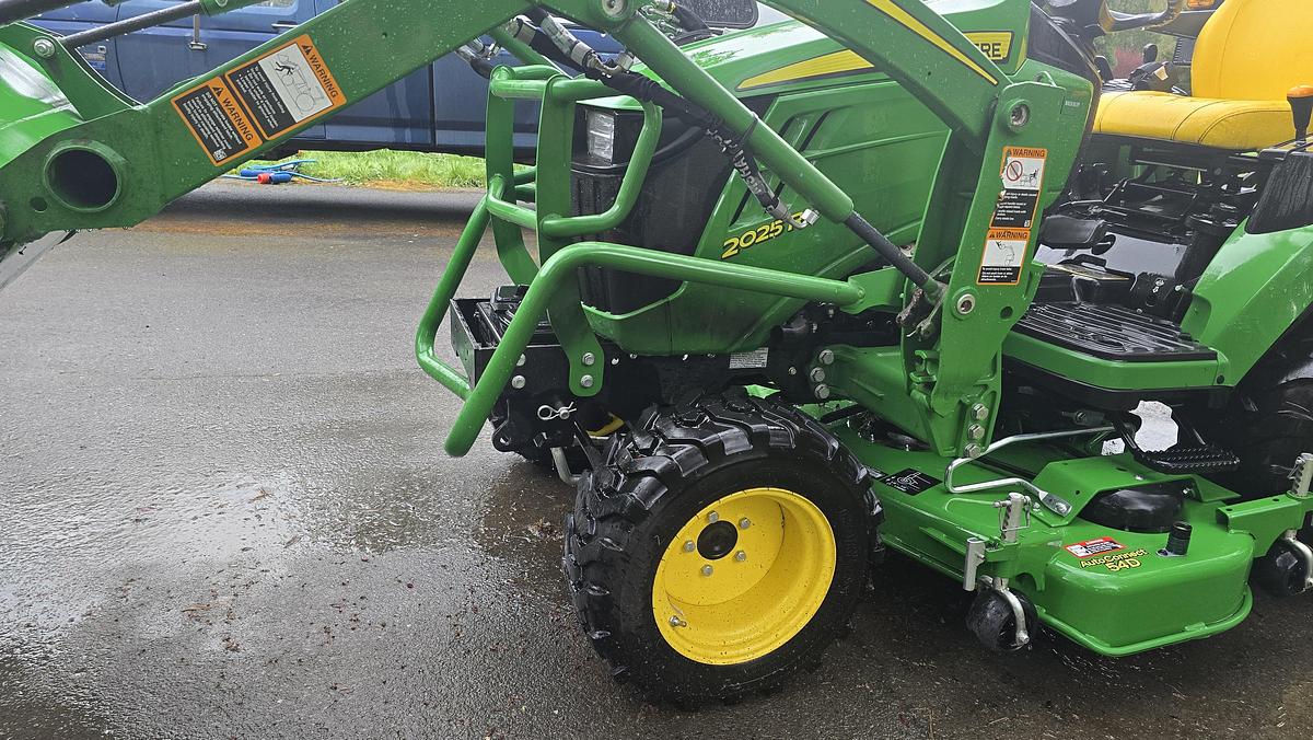 Used 2023 John Deere 2025R
