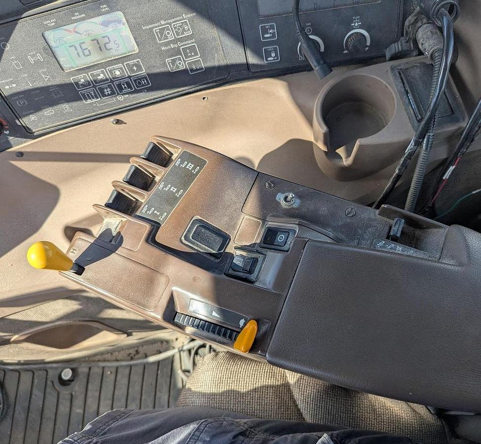 Used 2001 JOHN DEERE 9400 Tractor