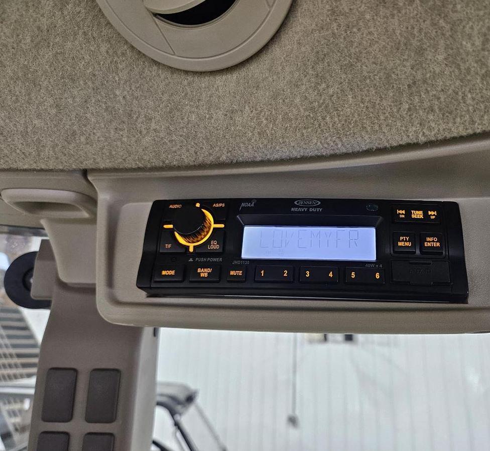 Used 2022 John Deere 6105E