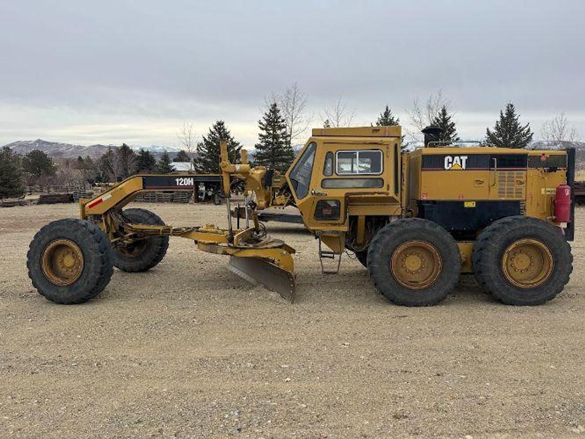 Used 2004 CATERPILLAR 120H Underground Motor Grader