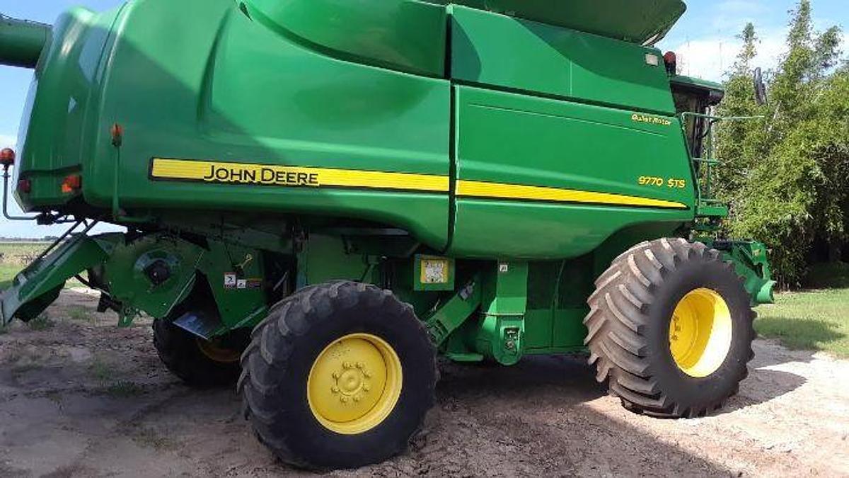 Used 2010 JOHN DEERE 9770 STS