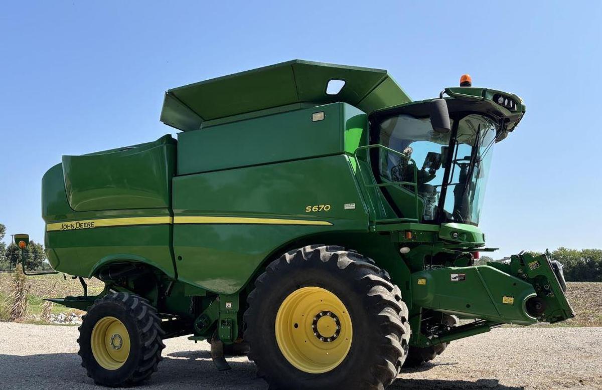 Used 2012 John Deere S670 Combine
