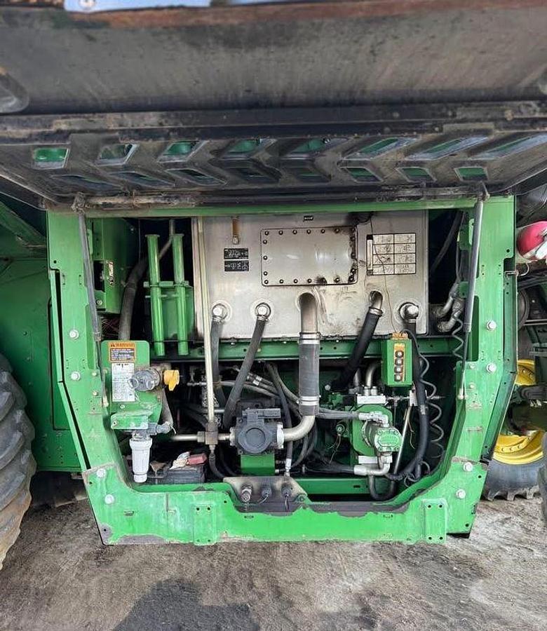 Used 2011 JOHN DEERE 7760 Harvester