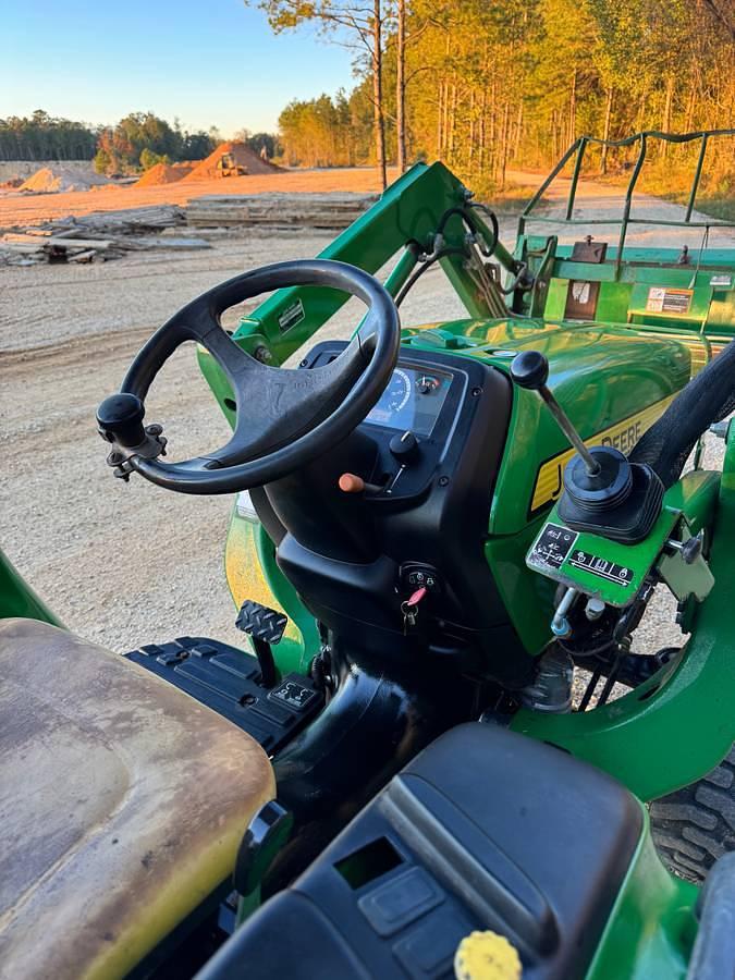 Used 2018 John Deere 3032E 4X4