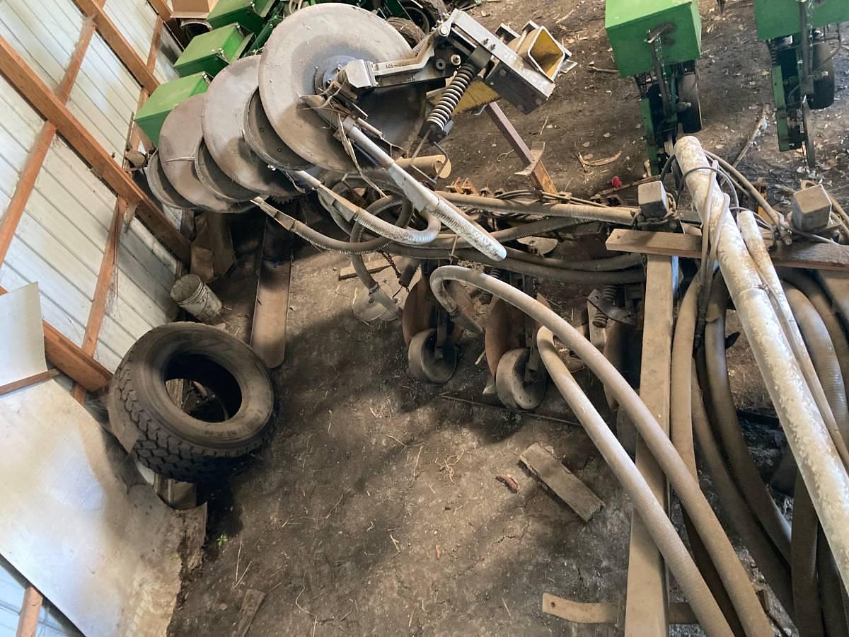 Used 2017 Montag S12B011 Fertilizer Applicator