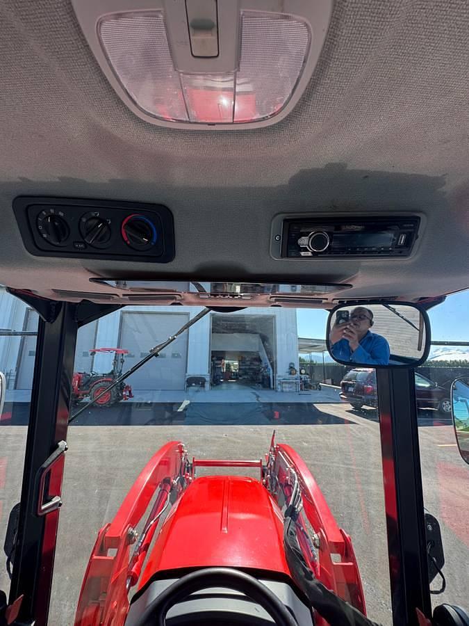 Used 2023 Kioti CK3520SEHST tractor