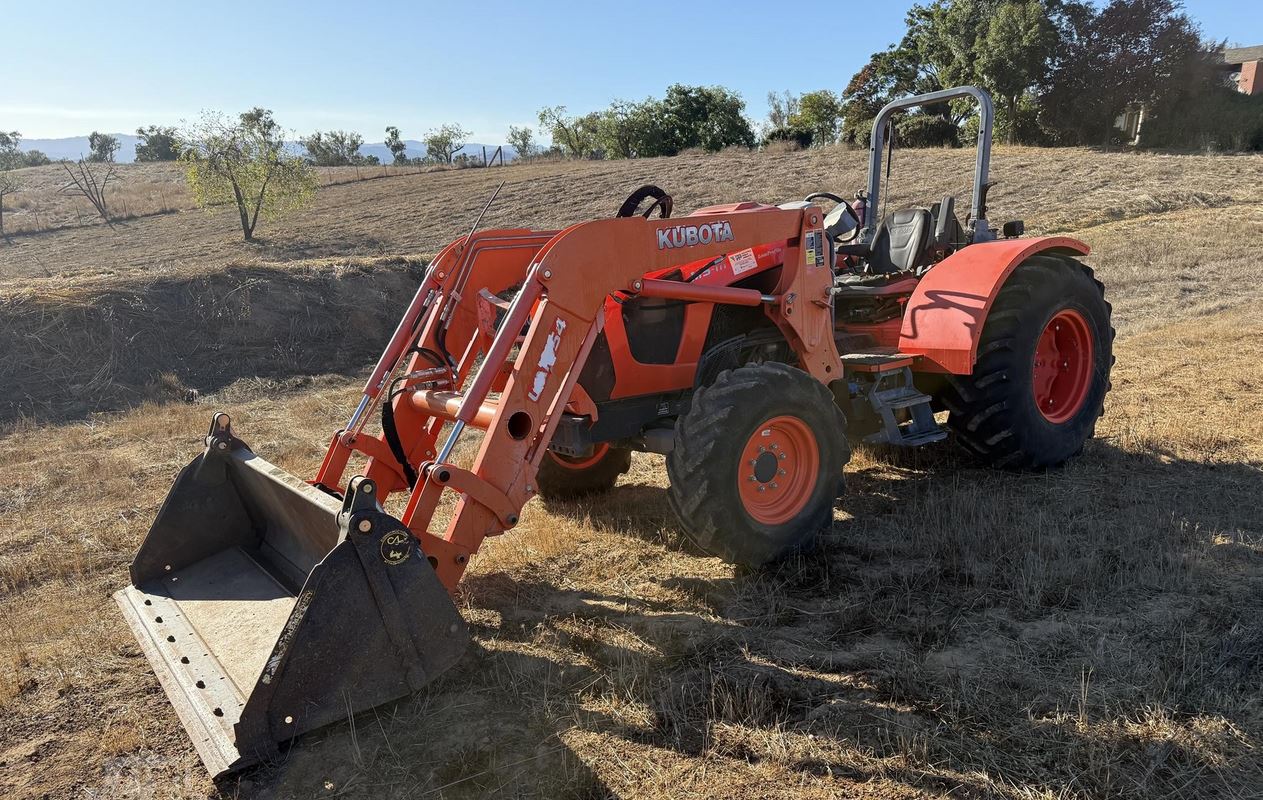 Used 2018 KUBOTA M5-111D Tractor