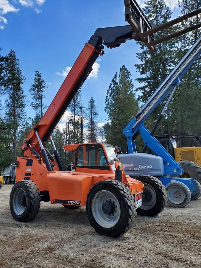 Used 2017 JLG 8042
