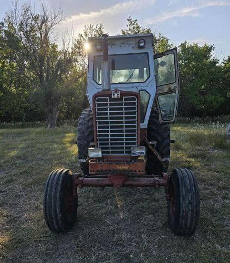 Used 1968 INTERNATIONAL 856 Custom