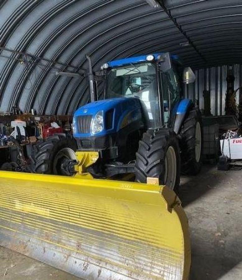 Used 2013 NEW HOLLAND T6030