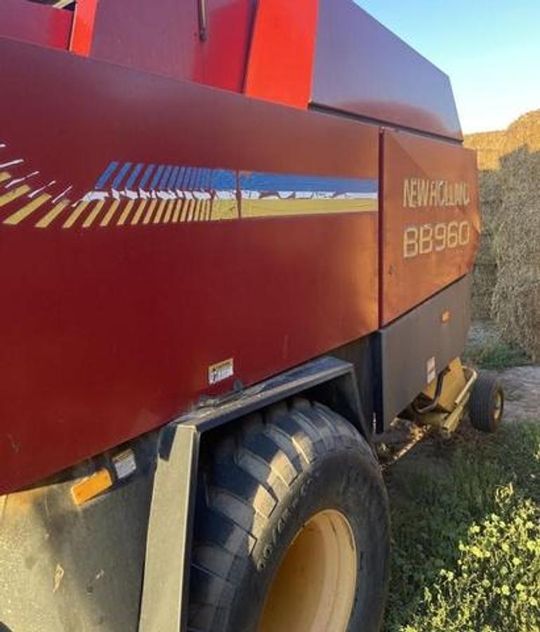 Used 2001 New Holland BB960 Square Baler