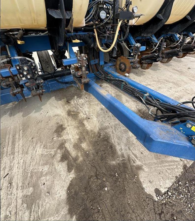 Used 1999 Kinze 2600