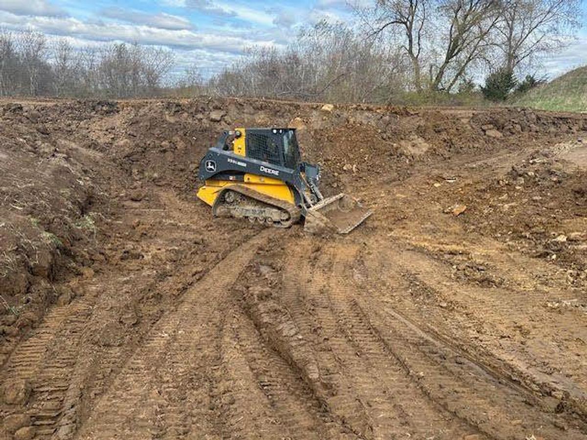 Used 2022 JOHN DEERE 333G