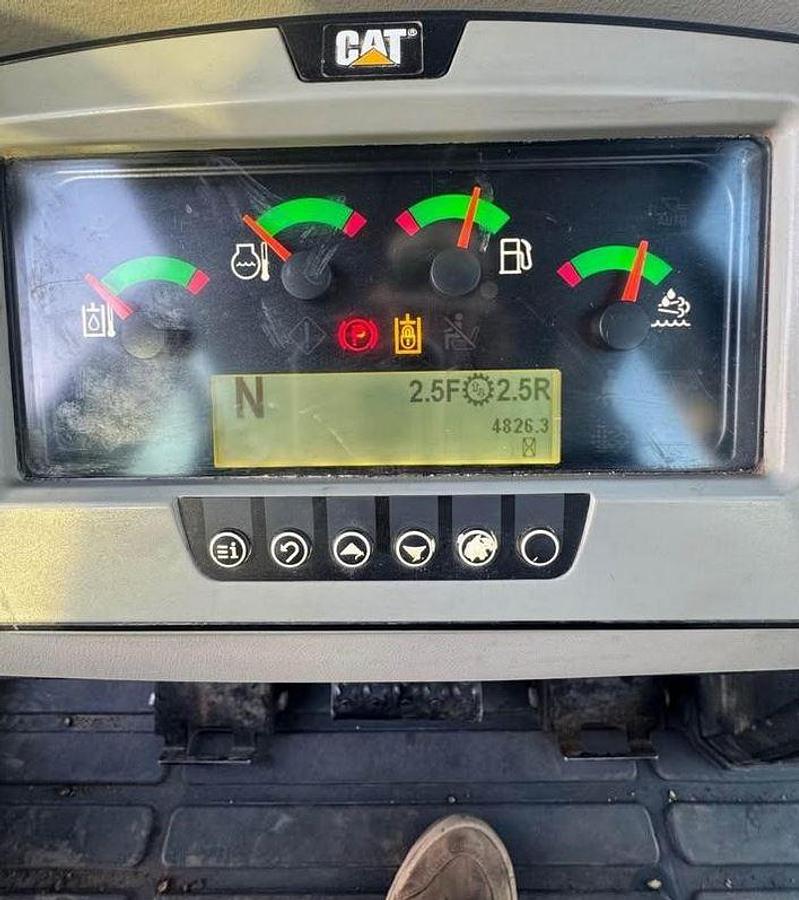 Used 2018 CATERPILLAR 963K Loader