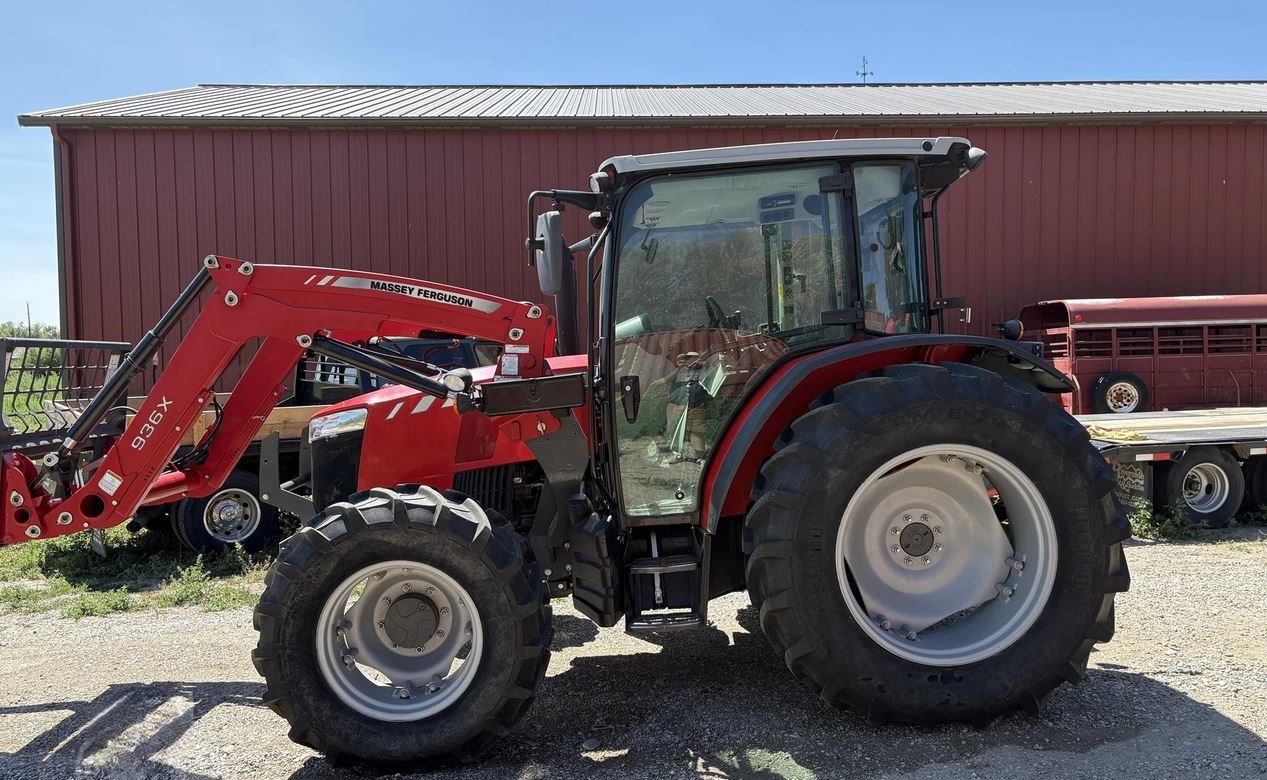 Used 2017 MASSEY FERGUSON 4710 Tractor