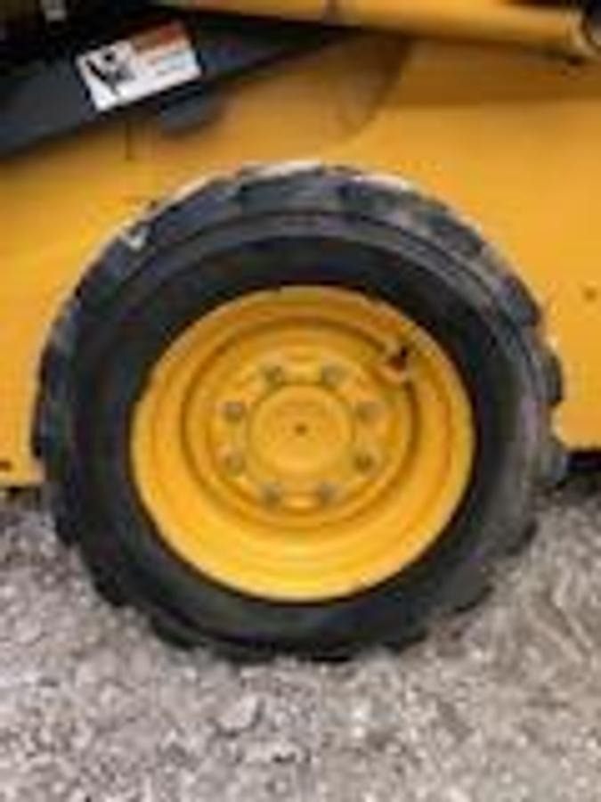 Used 2011 Deere 318D