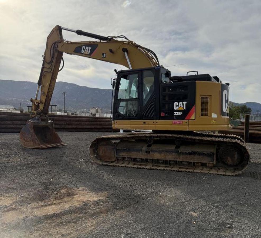 Used 2017 CATERPILLAR 335F LCR