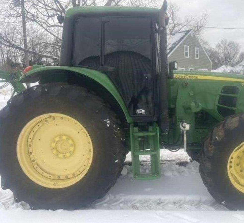 Used 2011 JOHN DEERE 7330