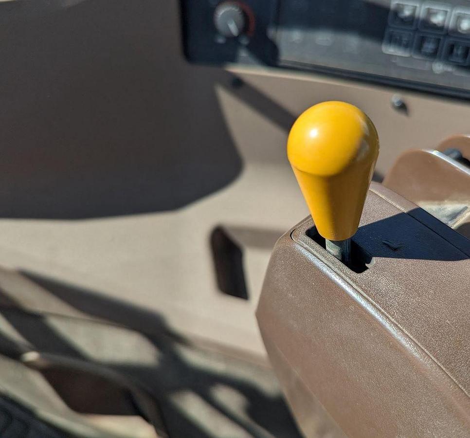 Used 2001 JOHN DEERE 9400 Tractor