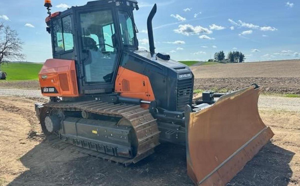 Used 2023 Develon D100