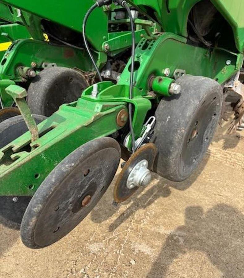 Used 2003 JOHN DEERE 1760