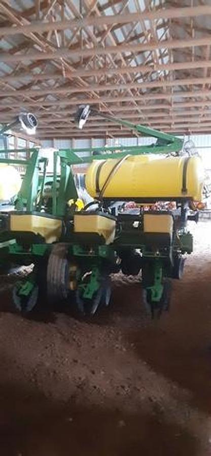 Used 1996 12 Row Planter