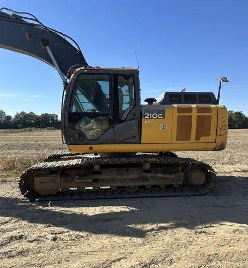 Used 2015 JOHN DEERE 210G LC