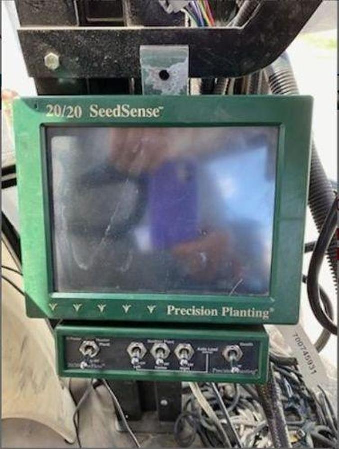 Used 2013 WHITE 8816