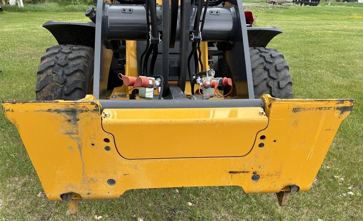 Used 2014 Deere 244J