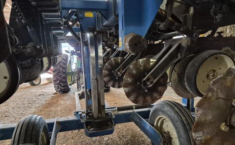 Used 1998 KINZE 2500