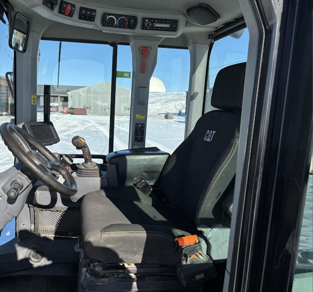 Used 2021 CATERPILLAR 938M