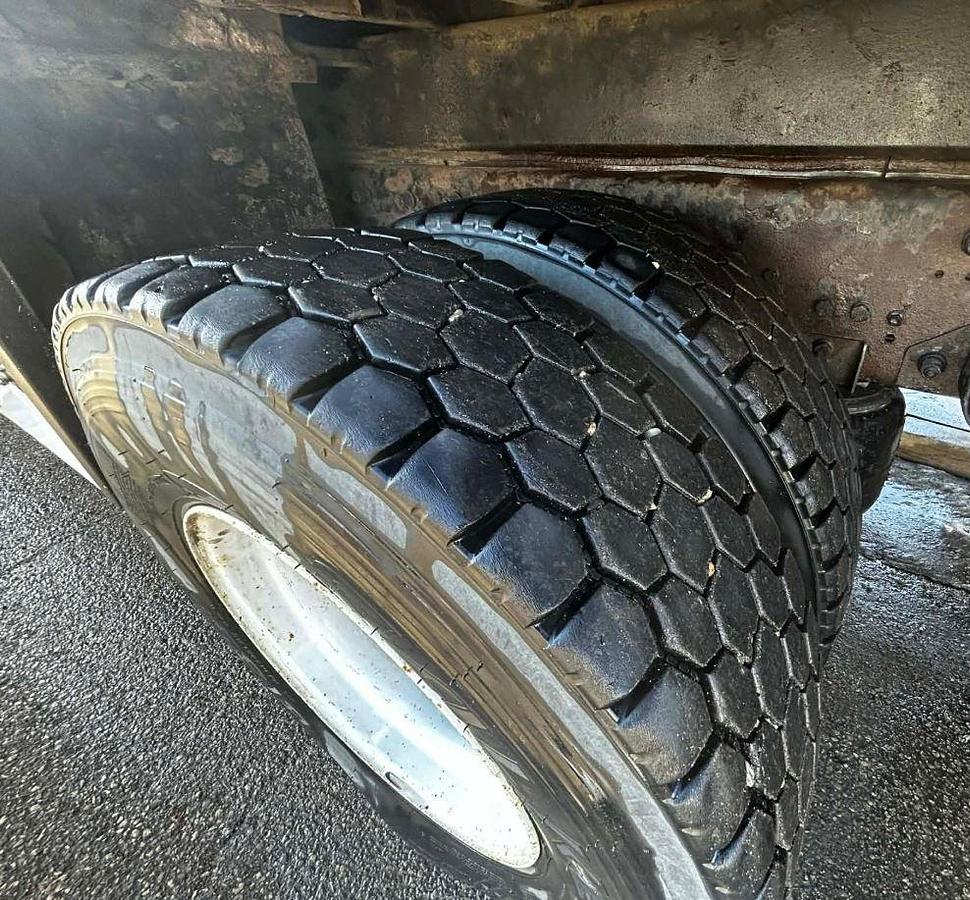 Used 2013 Caterpillar CT660