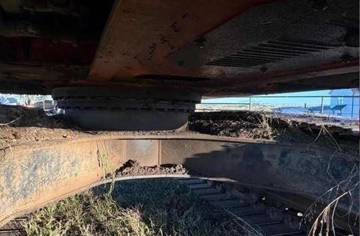 Used 2006 HITACHI EX200 LC Excavator