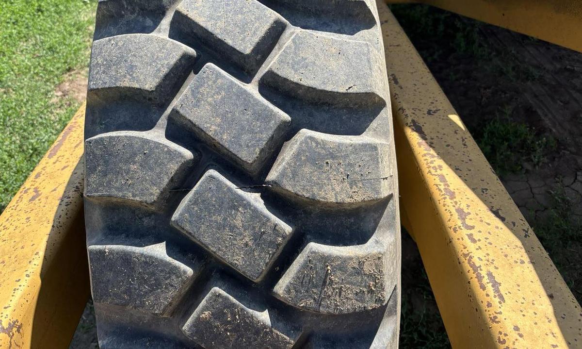 Used 2012 Holcomb 1200 Pull Scraper