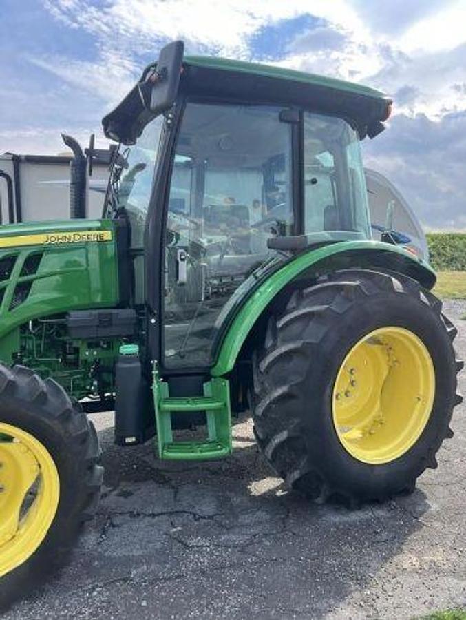 Used 2018 JOHN DEERE 5075E