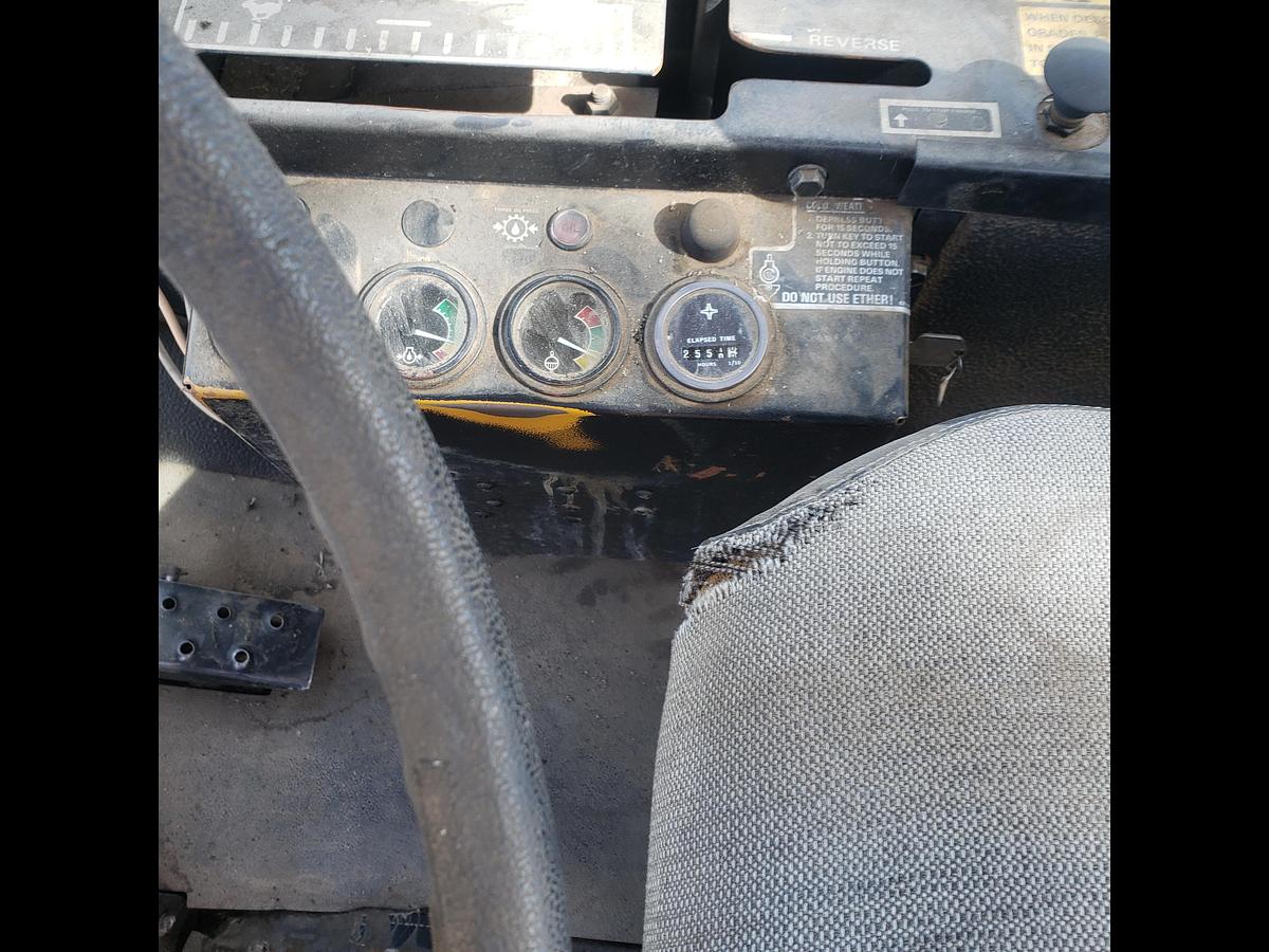 Used 1985 New Holland 1496 Swather
