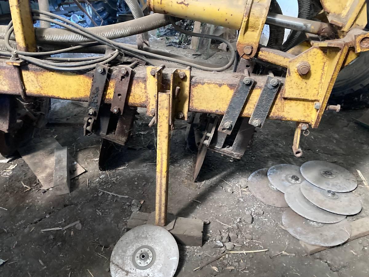 Used 2017 Montag S12B011 Fertilizer Applicator