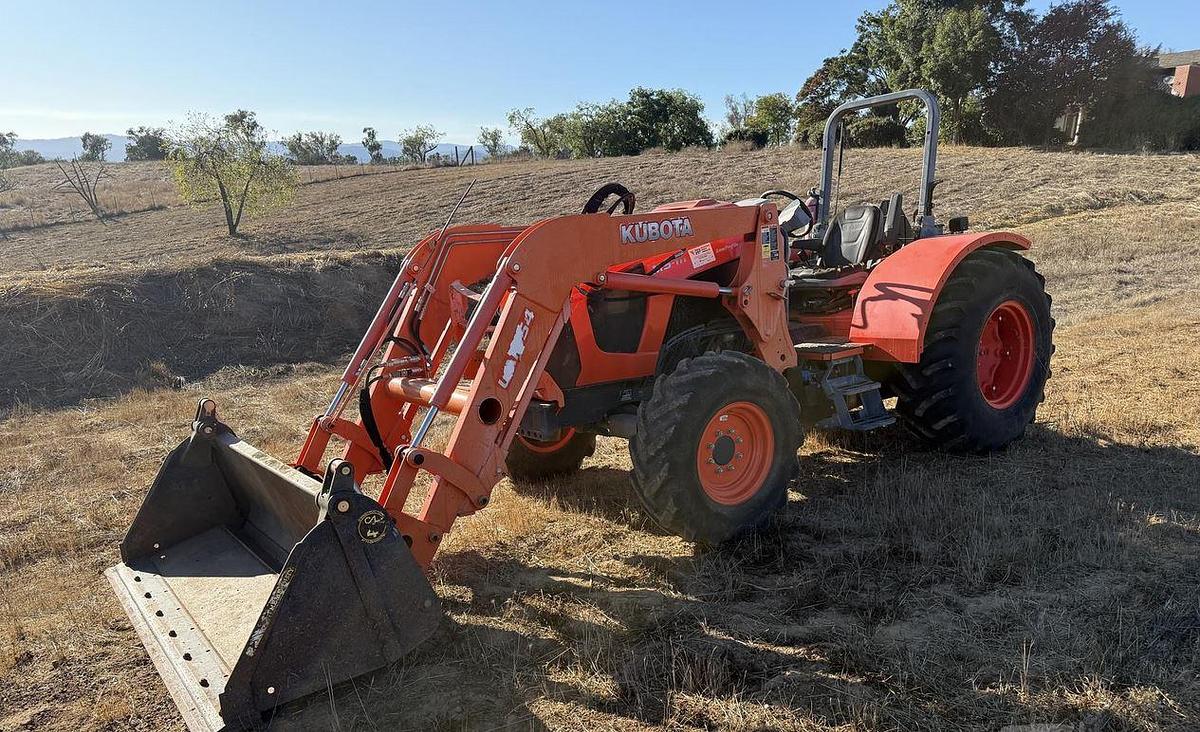Used 2018 KUBOTA M5-111D Tractor