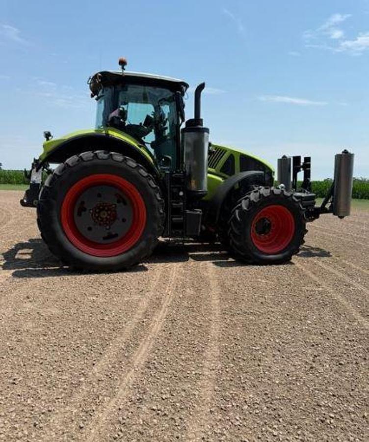 Used 2025 CLAAS AXION 960