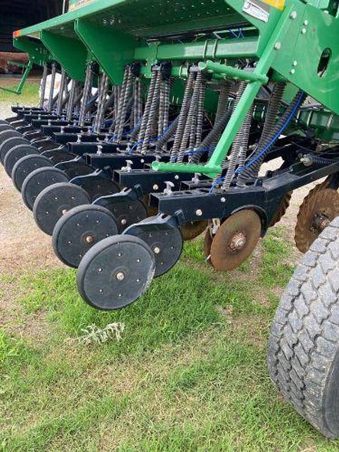Used 2021 GREAT PLAINS 1205 No Till Drill