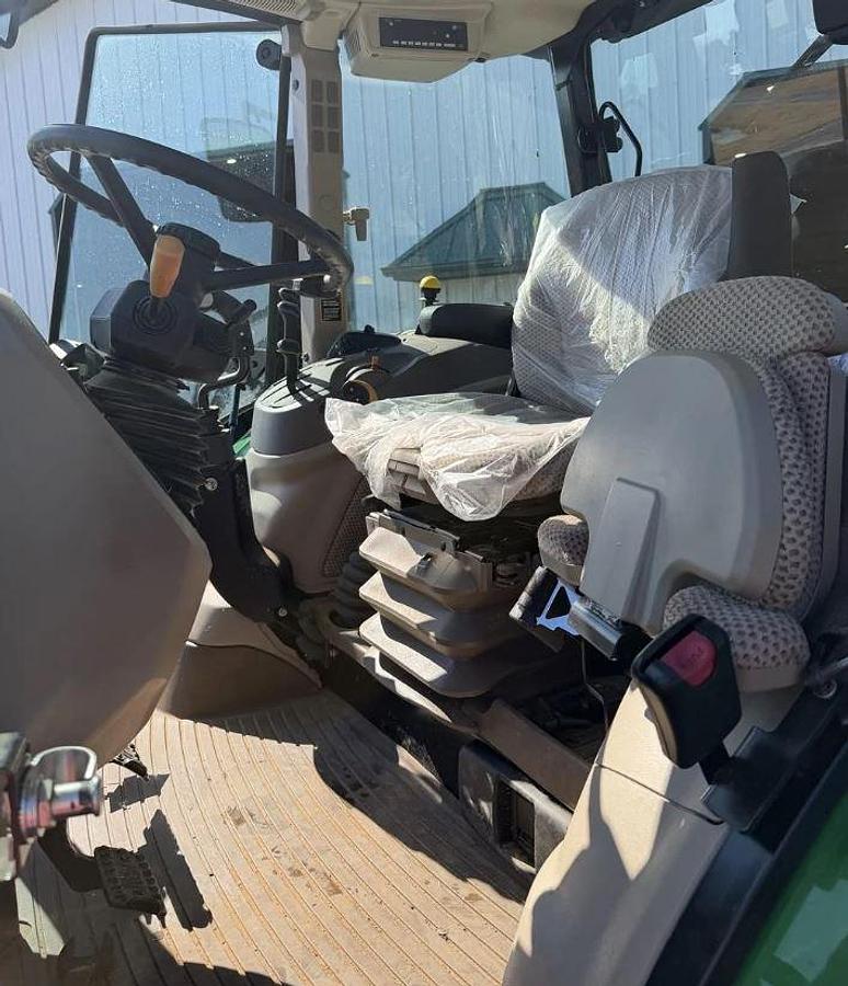 Used 2022 JOHN DEERE 5100M