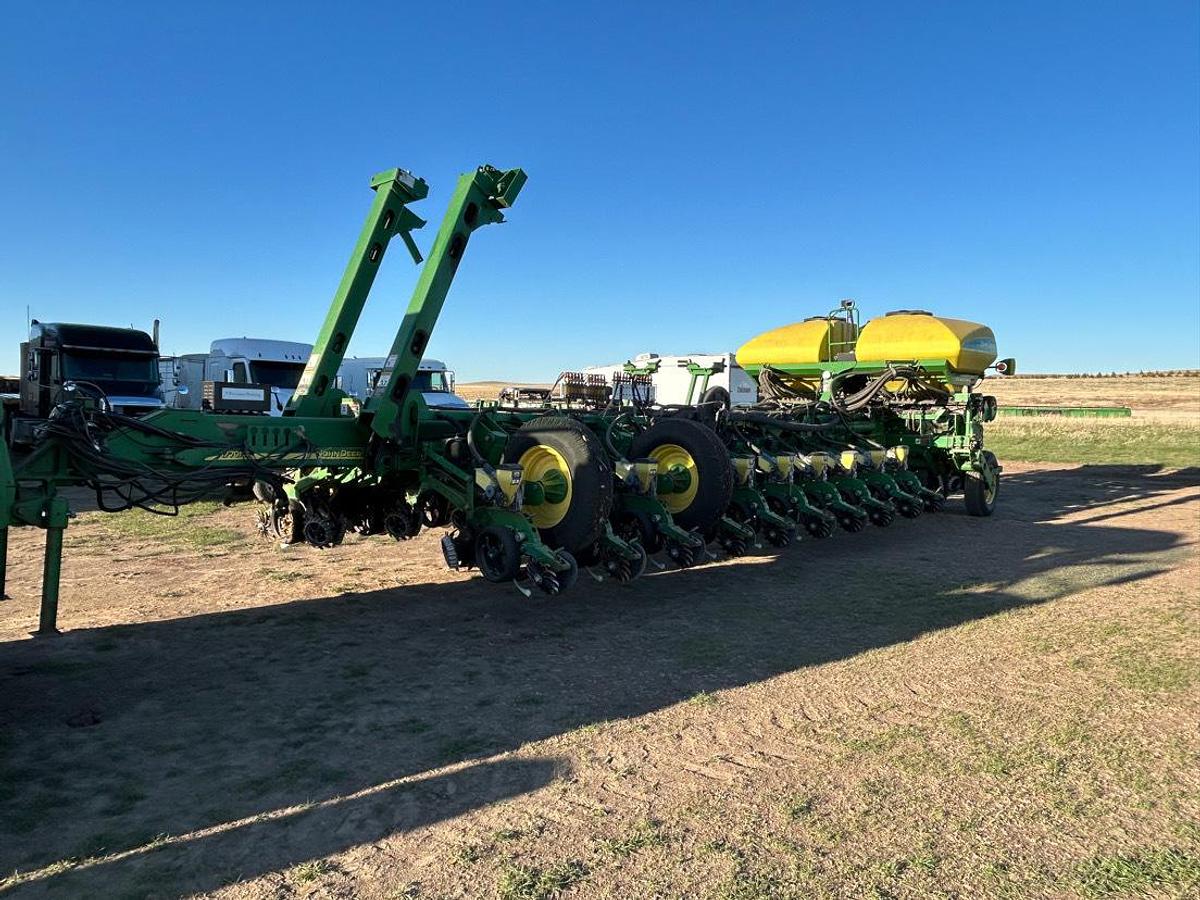 Used John Deere 24-Row 1770NT