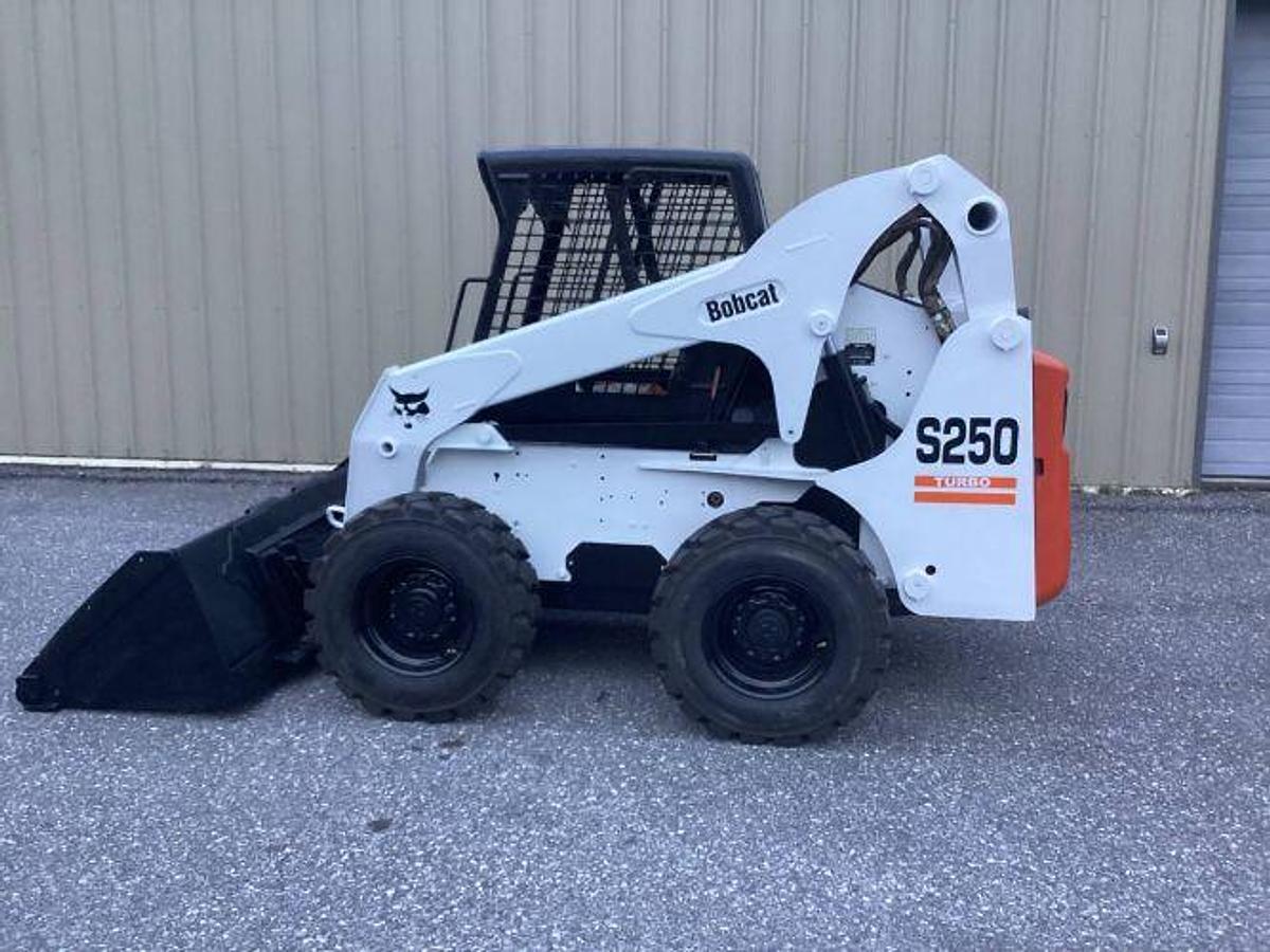 Used 2005 BOBCAT S250 Turbo