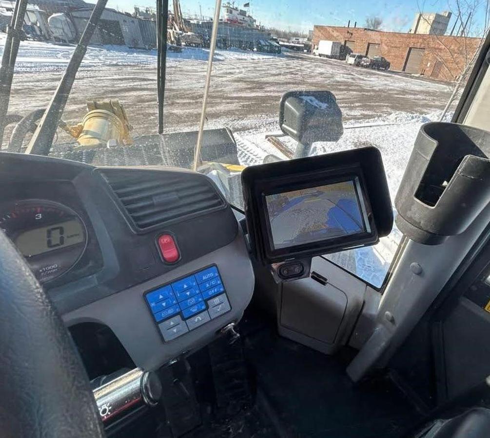 Used 2021 Komatsu Wa380