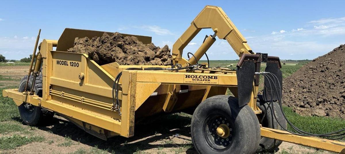 Used 2012 Holcomb 1200 Pull Scraper
