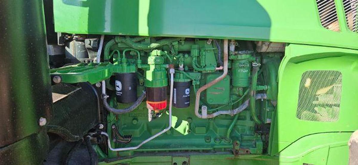 Used 2015 JOHN DEERE 7210R