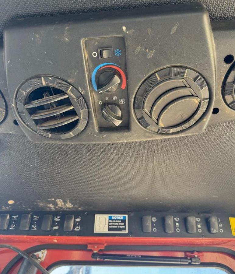 Used 2014 DITCH WITCH JT60