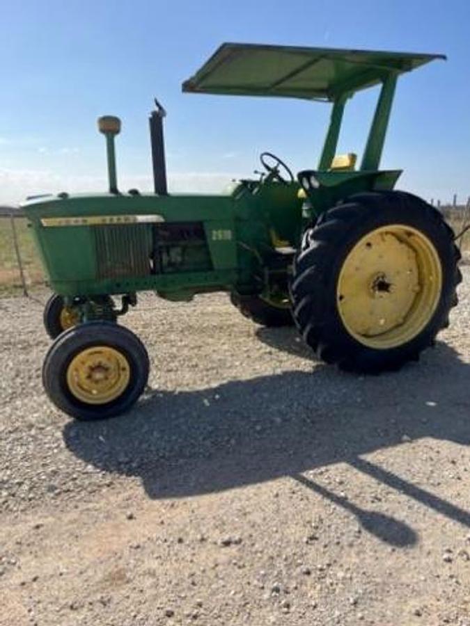 Used 1967 John Deere 2510