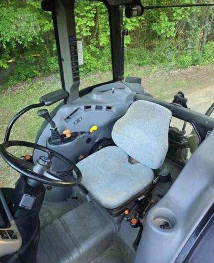 Used 2006 NEW HOLLAND TN75DA