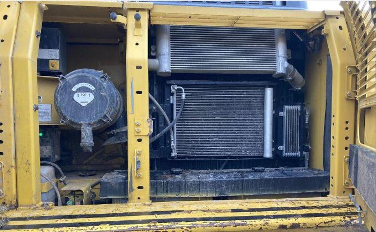 Used 2017 KOMATSU PC240 LC 11